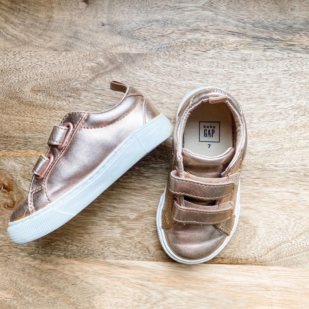 gap kids toddler rose gold Velcro shoes
